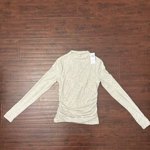 Abercrombie and Fitch Women’s Grey Long Sleeve in a size XS